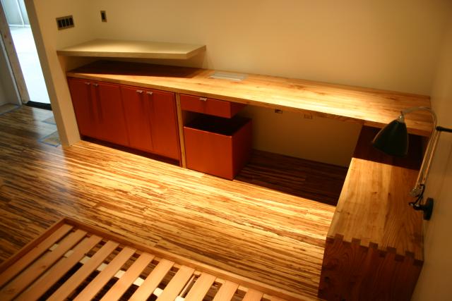 conf_table_plus 004.jpg